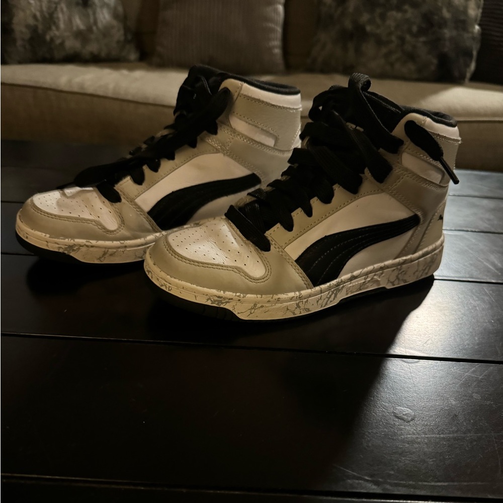 Puma basketball shoes children's size 4 - black/white/grey